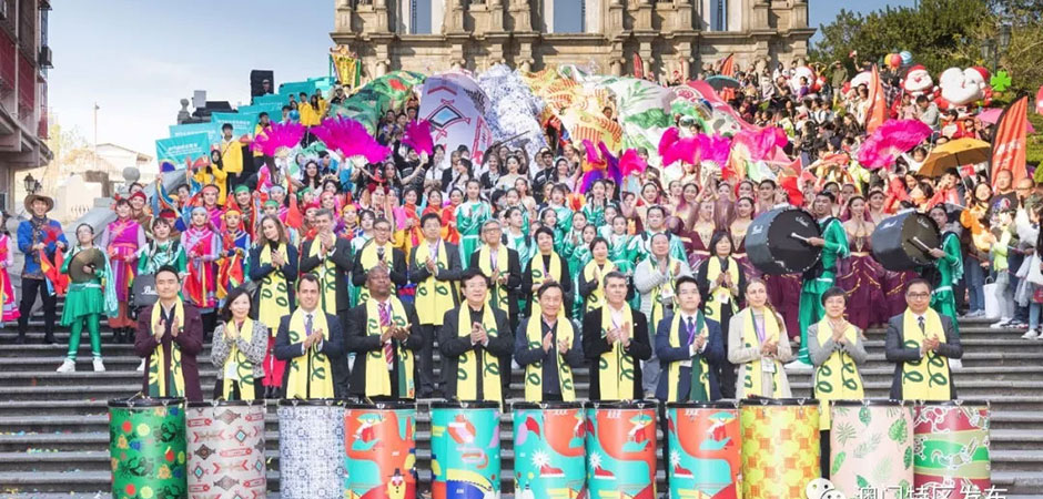 Desfile Internacional de Macau 2019 celebra o 20.º aniversário da Transferência da Administração de Macau para a China com elementos culturais tradicionais dos países e regiões da Iniciativa “Uma Faixa, Uma Rota”