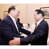 Chefe do Executivo tem encontro com o governador da província de Jiangxi
