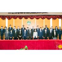 行政長官賀一誠就制定明年施政報告聽取街總意見