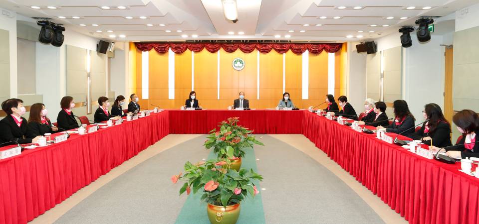 行政长官贺一诚就制定明年施政报告听取妇联意见