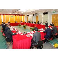 行政长官贺一诚就制定明年施政报告听取中总意见