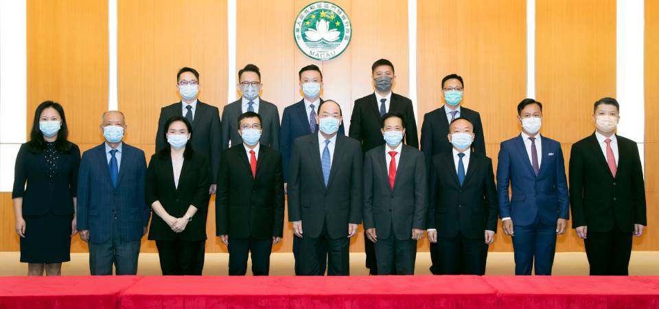 行政长官贺一诚就制定明年施政报告 听取澳区省级政协委员联谊会意见