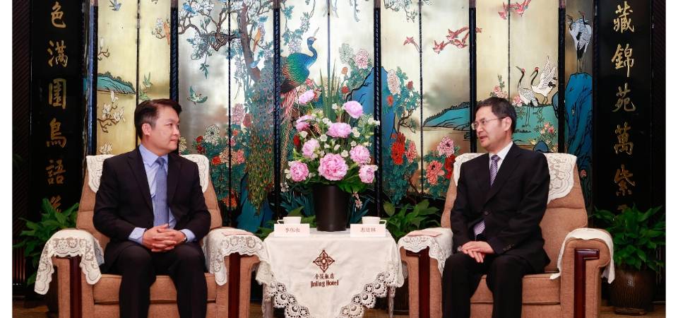 Encontro entre o Secretário para a Economia e Finanças e dirigente da Província de Jiangsu para reforçar a cooperação entre Jiangsu e Macau