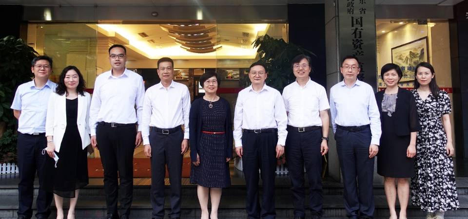A delegação dirigida pela coordenadora do GPSAP, Sónia Chan, visitou a Comissão de Supervisão e Administração de Activos Estatais da Província de Guangdong e as relevantes empresas estatais subordinadas ao governo provincial