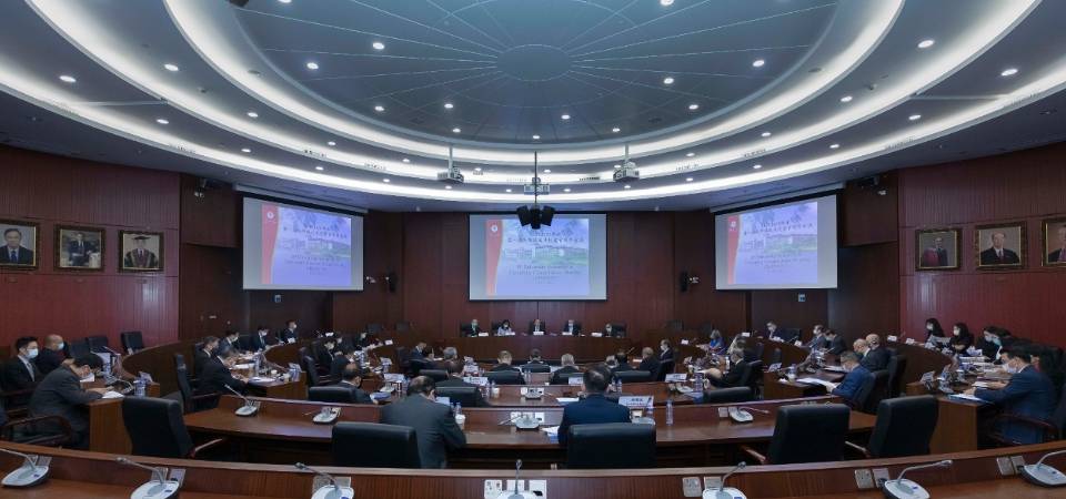 澳大举行大学议庭及校董会联席会议 贺一诚校监：贯彻科教强澳理念提升综合实力