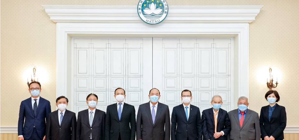 行政长官贺一诚会见澳门归侨总会会长刘雅煌一行