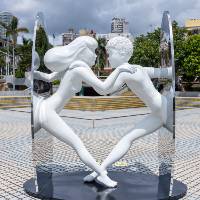 “Arte Macau” apresenta obras de arte pública com o tema “Tecnologias do Bem-estar” Trabalho de Arte Pública “Tenho Saudades Tuas” do artista tailandês Gongkan está já em exibição