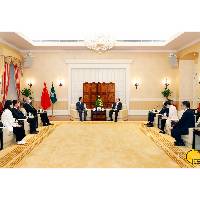 行政长官贺一诚会见国资委党委委员、秘书长彭华岗