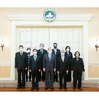 行政长官贺一诚会见中国红十字会党组书记王可