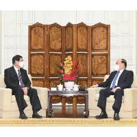 行政长官贺一诚会见全国人大常委、全国台联党组书记兼会长黄志贤一行