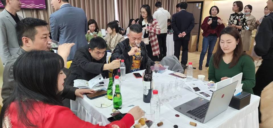 【把握中葡平台机遇】逾30家澳鄂企业共拓葡语国家葡萄酒市场