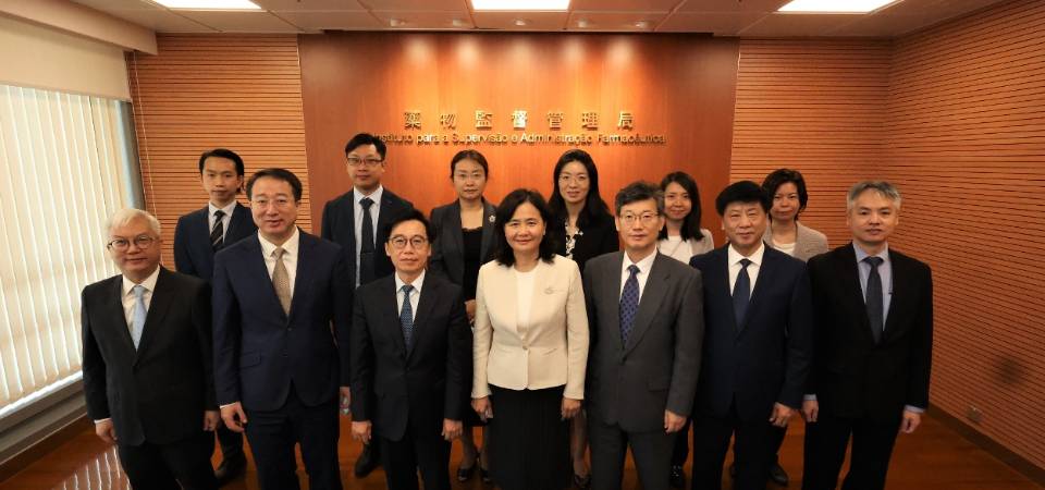 A Administração Nacional de Medicina Tradicional Chinesa e o Instituto para a Supervisão e Administração Farmacêutica trocam opiniões sobre o desenvolvimento e a inovação da medicina tradicional chinesa