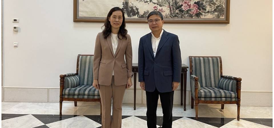 Encontro entre a Secretária para os Assuntos Sociais e Cultura, Ao Ieong U, e o Embaixador da China em Portugal, Zhao Bentang