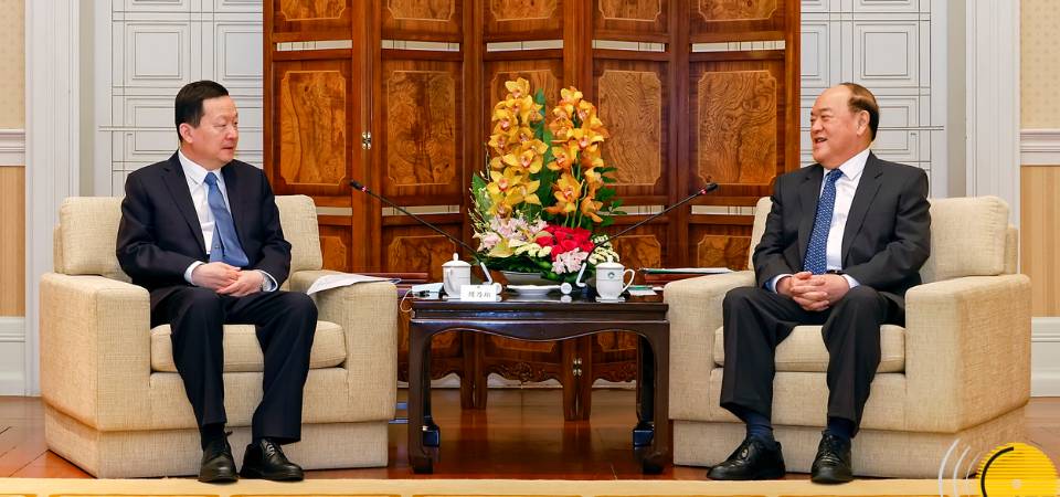 Encontro do Chefe do Executivo com o governador da província de Shandong