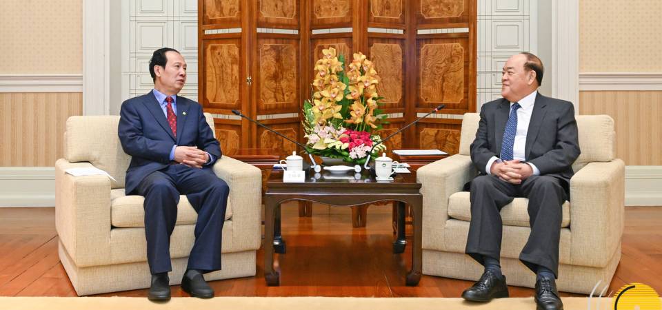 Chefe do Executivo reúne-se com o secretário do Comité do Partido Comunista, presidente do Conselho de Administração da Power Construction Corporation of China