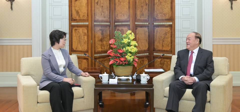 行政長官賀一誠與江蘇省政協主席張義珍會面