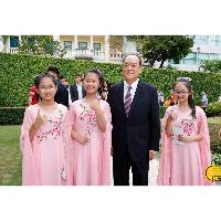 政府總部開放日喜賀雙慶 行政長官與訪客相聚同樂