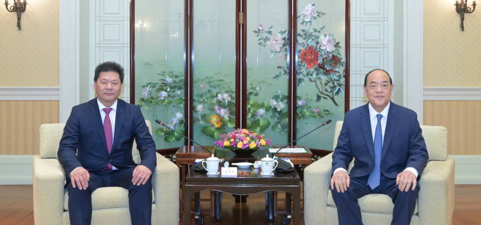 行政長官賀一誠會見比利時中國和平統一促進會 會長朱海安一行