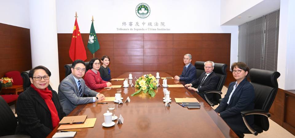 第六任行政长官与三级法院院长会面