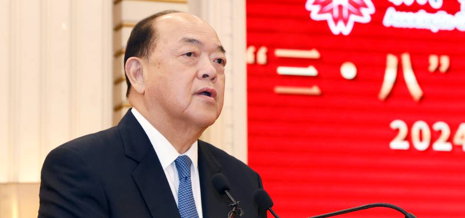 行政长官贺一诚吁社会同心协力推动妇女事业不断向前发展