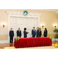 行政长官选管会主席及委员就职