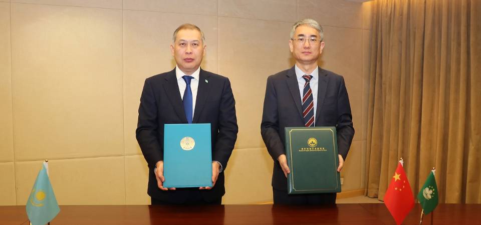 澳門特別行政區政府今與哈薩克斯坦共和國政府簽署互免簽證協定