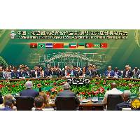 Ministro do Comércio Wang Wentao na VI Conferência Ministerial do Fórum para a Cooperação Económica e Comercial entre a China e os Países de Língua Portuguesa (Macau)