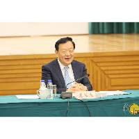 夏宝龙在澳门中华总商会与企业家代表座谈时强调 齐心协力把澳门国际大都市“金名片”擦得更亮
