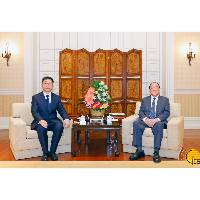 Chefe do Executivo reúne-se com o secretário do Comité do PCC da Região Autónoma da Etnia Zhuang de Guangxi