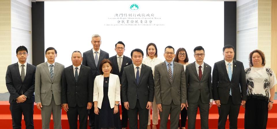 [Sinergia Industrial Macau–Hengqin] Apoio à indústria de convenções e exposições para aproveitar a política de “múltiplas entradas e saídas em grupo” e outras medidas benéficas a Macau do Governo Central