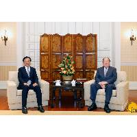 Chefe do Executivo reúne-se com membros da direcção de Yabuli China Entrepreneurs Forum