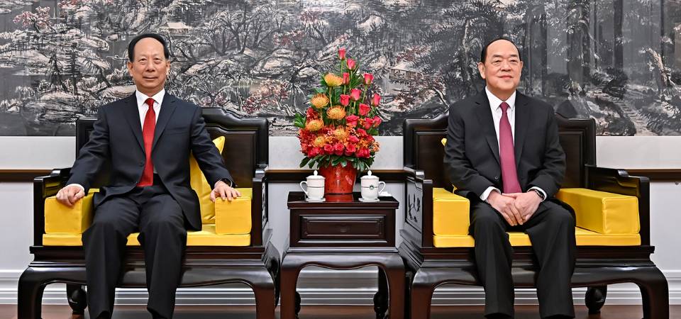 行政长官与中共中央政治局委员、全国政协副主席、中央统战部部长石泰峰会面