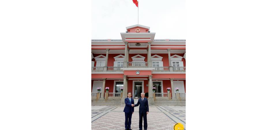 岑浩辉与北京市委副书记、市长殷勇会面