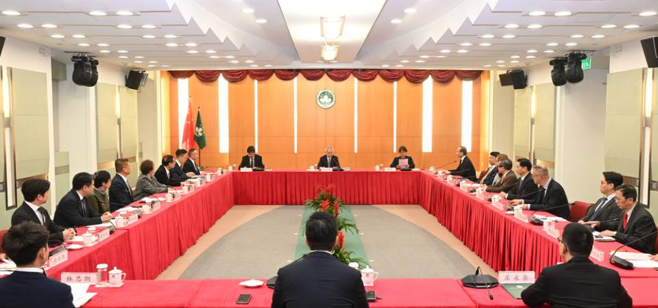 行政长官岑浩辉就制定本年度施政方针听取归侨总会意见