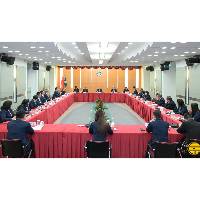 行政长官岑浩辉就编制本年度施政报告听取街总意见