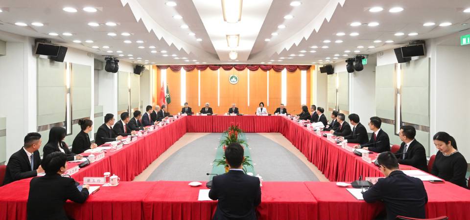 行政长官岑浩辉就制定本年施政报告听取福建同乡总会及民建联意见