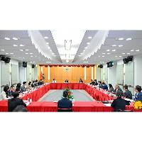 行政长官岑浩辉就制定本年度施政方针听取江门同乡会及经济民生联盟意见