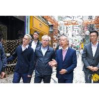 行政長官落區瞭解新春市況 關注社區經濟及營商環境