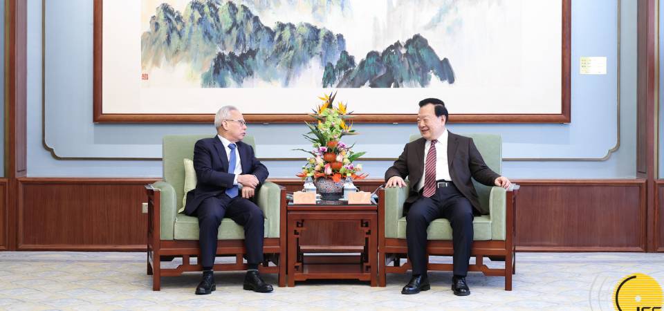 夏宝龙主任会见行政长官岑浩辉