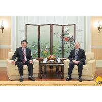 行政長官岑浩輝與生態環境部黨組書記、副部長孫金龍會面