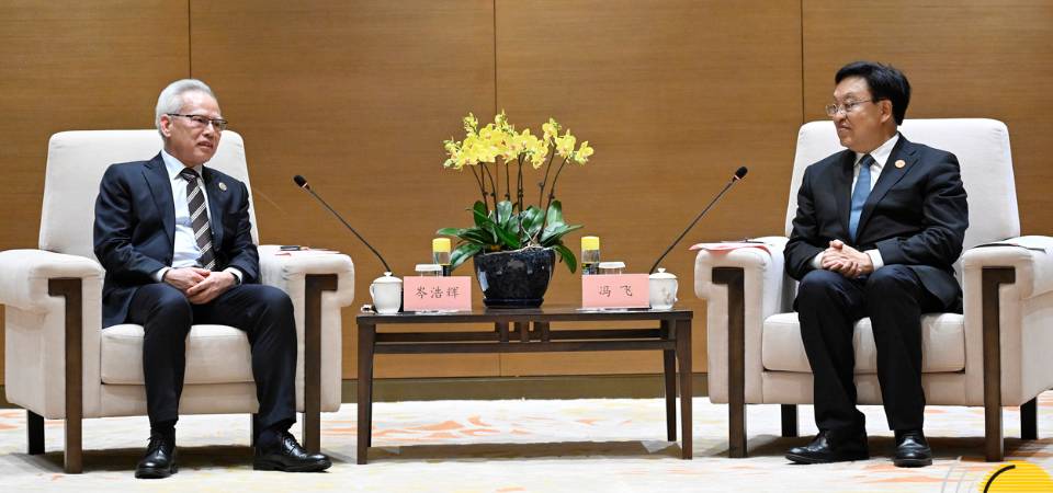 行政长官岑浩辉与海南省委书记、 省人大常委会主任冯飞会面
