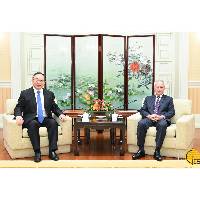 行政长官岑浩辉会见国家卫生健康委副主任曹雪涛