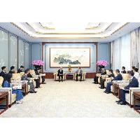 夏宝龙在京会见戴建业一行