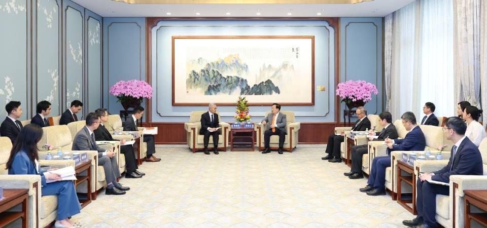 夏宝龙在京会见戴建业一行