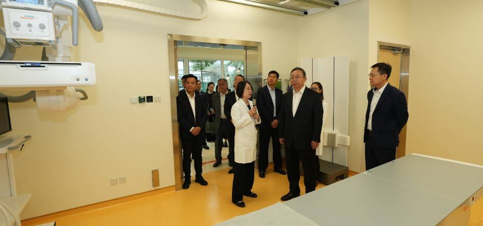 Visita do Subdirector da Comissão Nacional de Saúde, Cao Xuetao, ao Centro Médico de Macau Union
