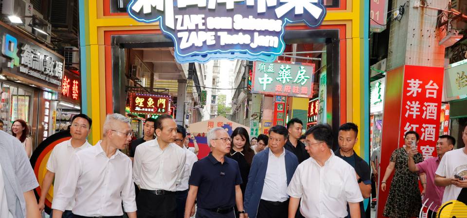 岑浩輝走訪“尋味新口岸市集”及視察周邊道路設施規劃