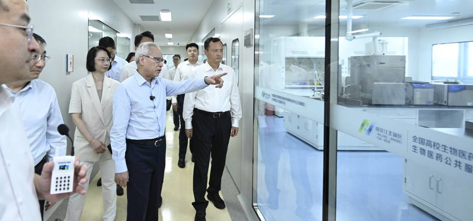 行政长官岑浩辉在江苏南京考察调研