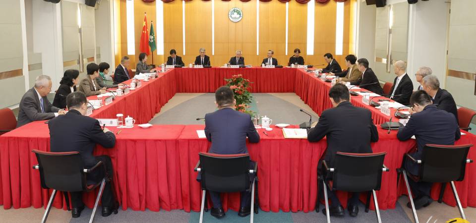 行政長官岑浩輝就制定明年施政方針聽取澳區全國人大代表意見