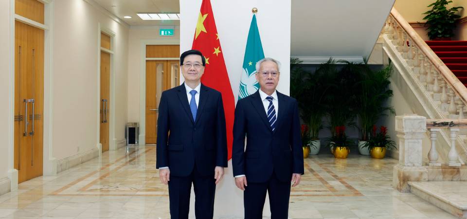 Chefe do Executivo reúne-se com o Chefe do Executivo da RAEHK