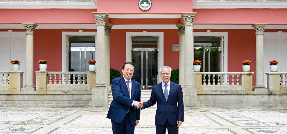 Chefe do Executivo reúne-se com o presidente do município de Xangai